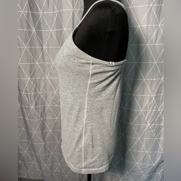 Lululemon women tank top. - Picture 2 of 9